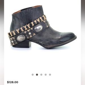 CIRCLE G WOMEN'S HARNESS WESTERN BOOTIES - ROUND TOE